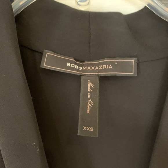 BCBGMaxAzria Black Sleeveless Assymetrical Blouse, Size XXS - Picture 3 of 6